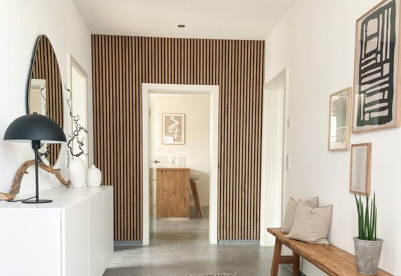 Entryway Essential with Slat Walls