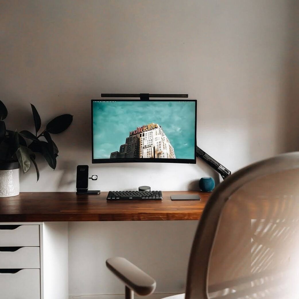 Floating desk setup