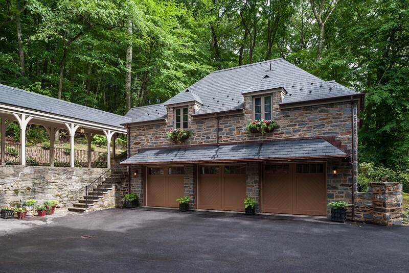 Summer House with a Breezeway