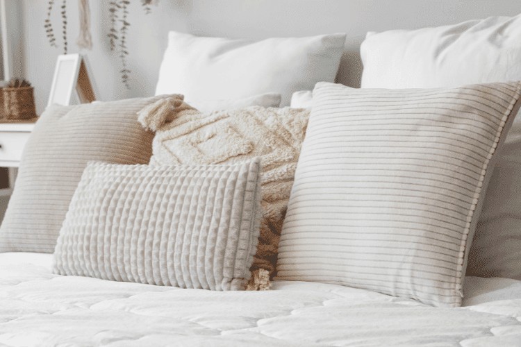 How to Arrange Pillows on a Bed: Interior Decor Inspired Tips & Tricks Arrange Pillows on a Bed