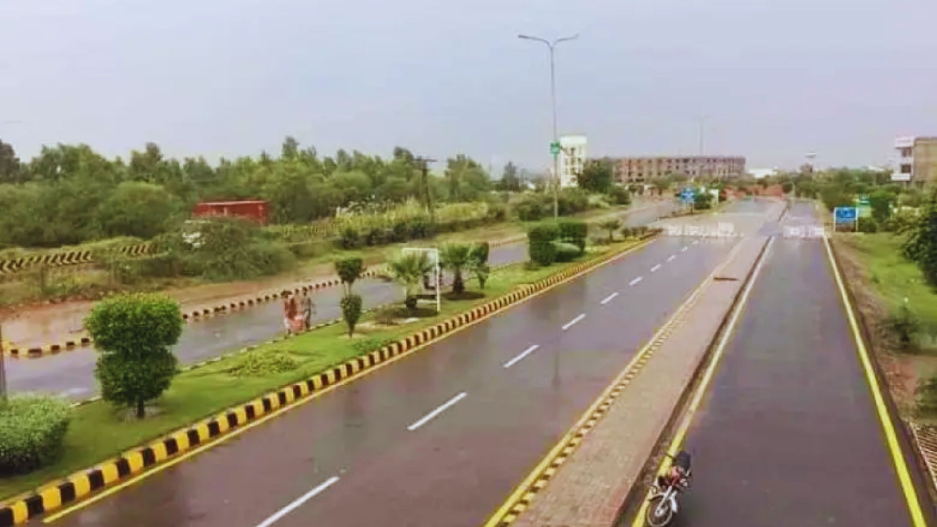 Quick Answer: How Long Is 100 Feet