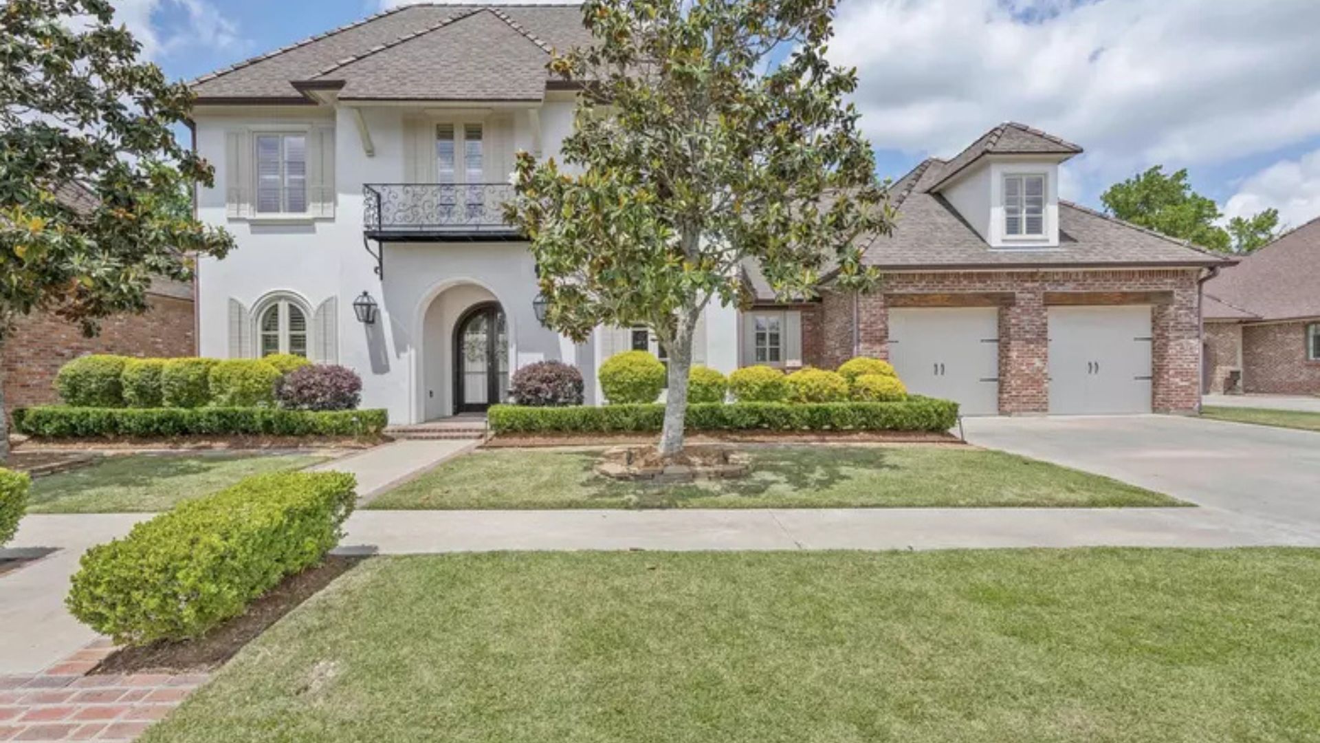 Dustin Poirier's Lafayette